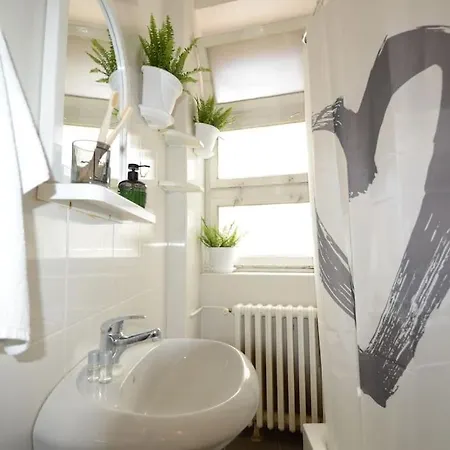 Pavla Papa - Bright & *