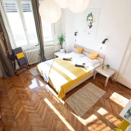 Pavla Papa - Bright & *