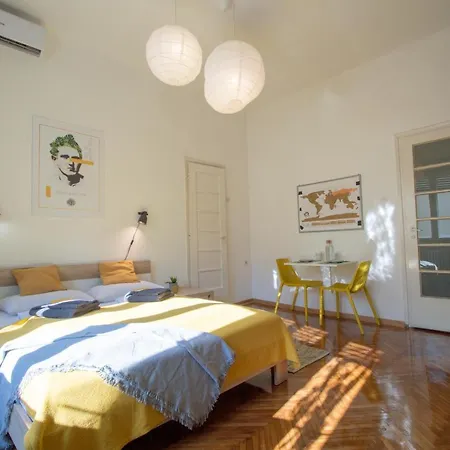 Pavla Papa - Bright & * Νόβι Σαντ