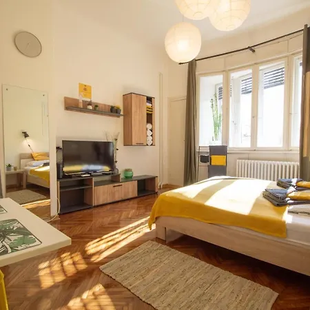 Pavla Papa - Bright & Διαμέρισμα